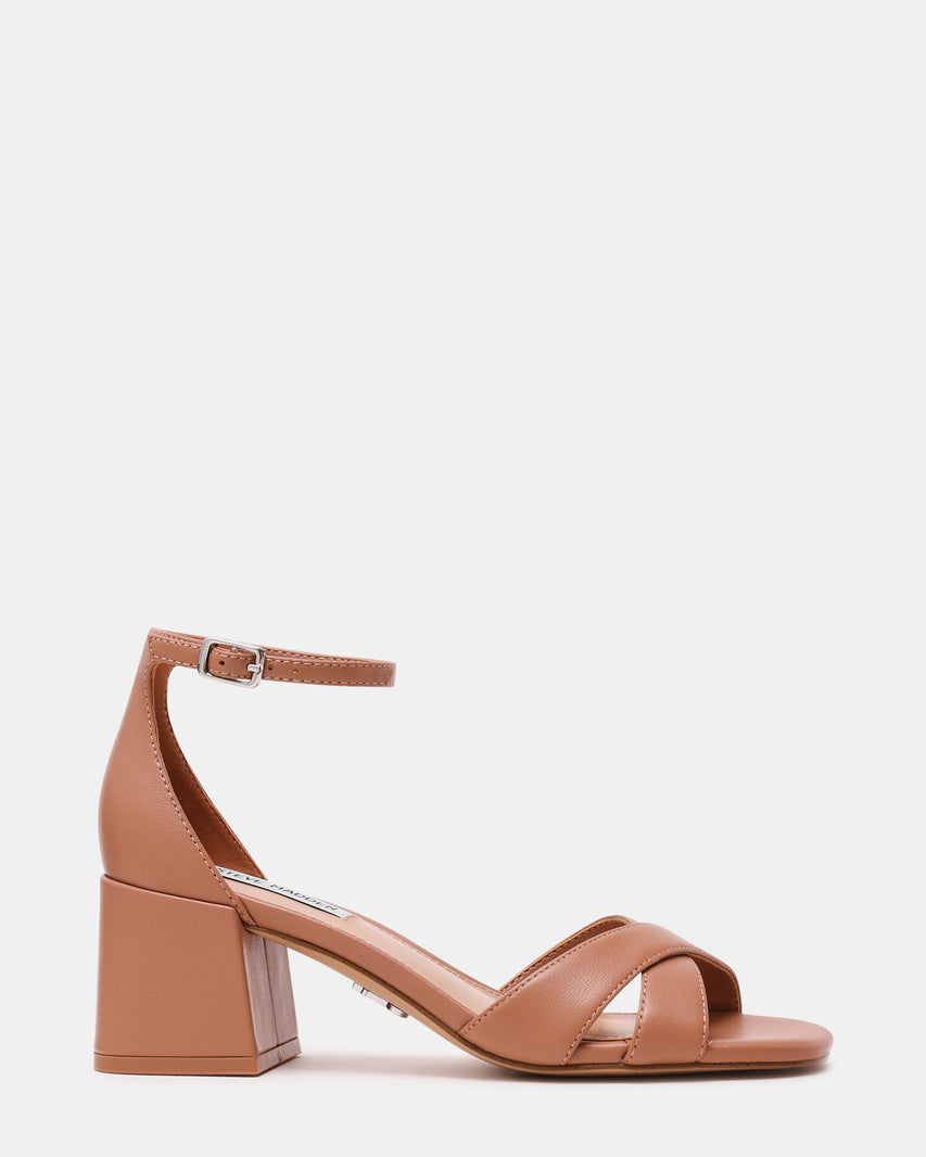 Fergie Sandalo Tan Pelle
