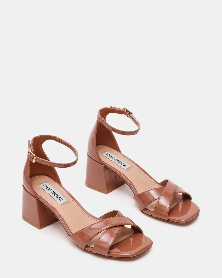 Fergie Sandalo Camel Vernice - view 2