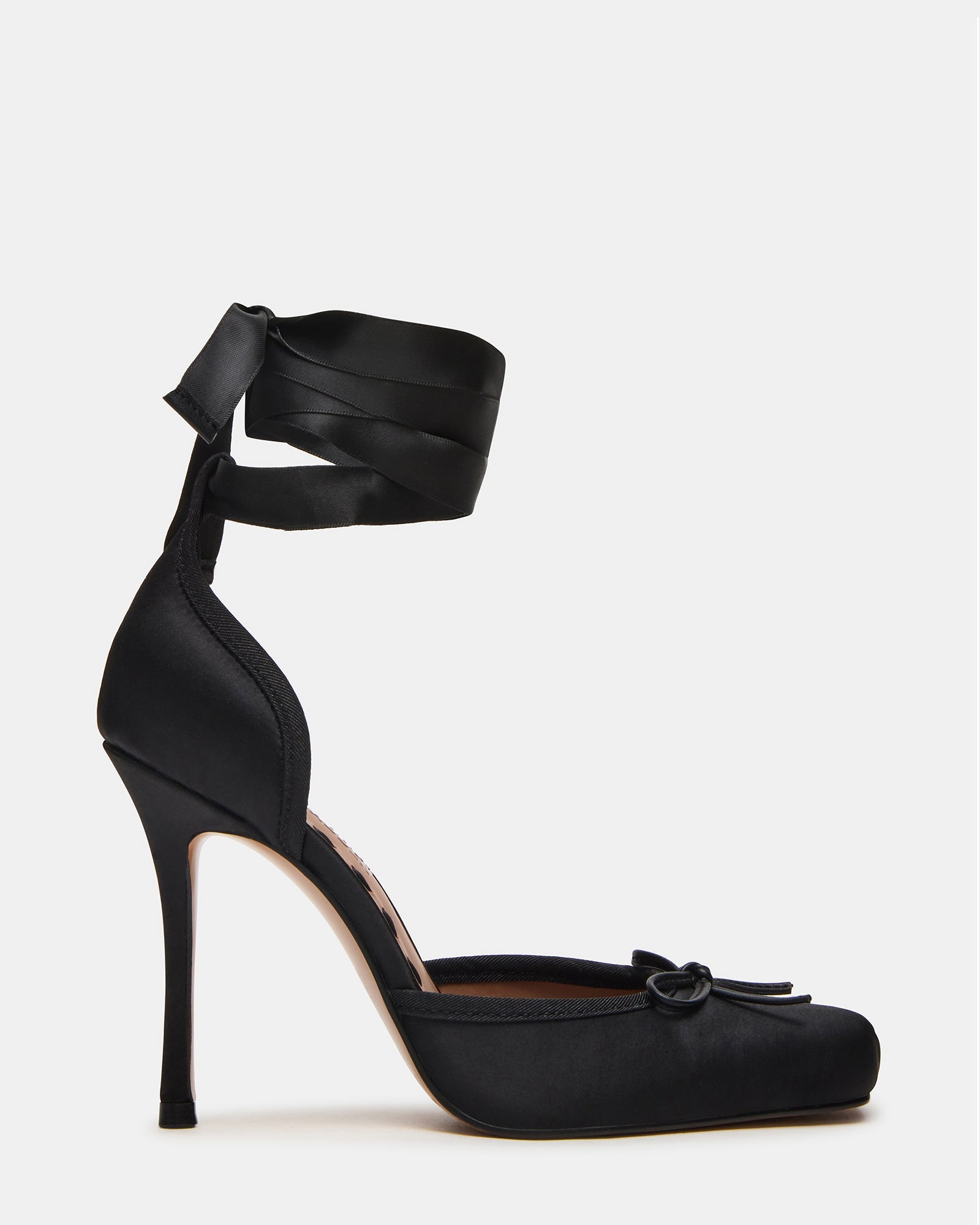 Larina Ballerina con Tacco Nero Satin