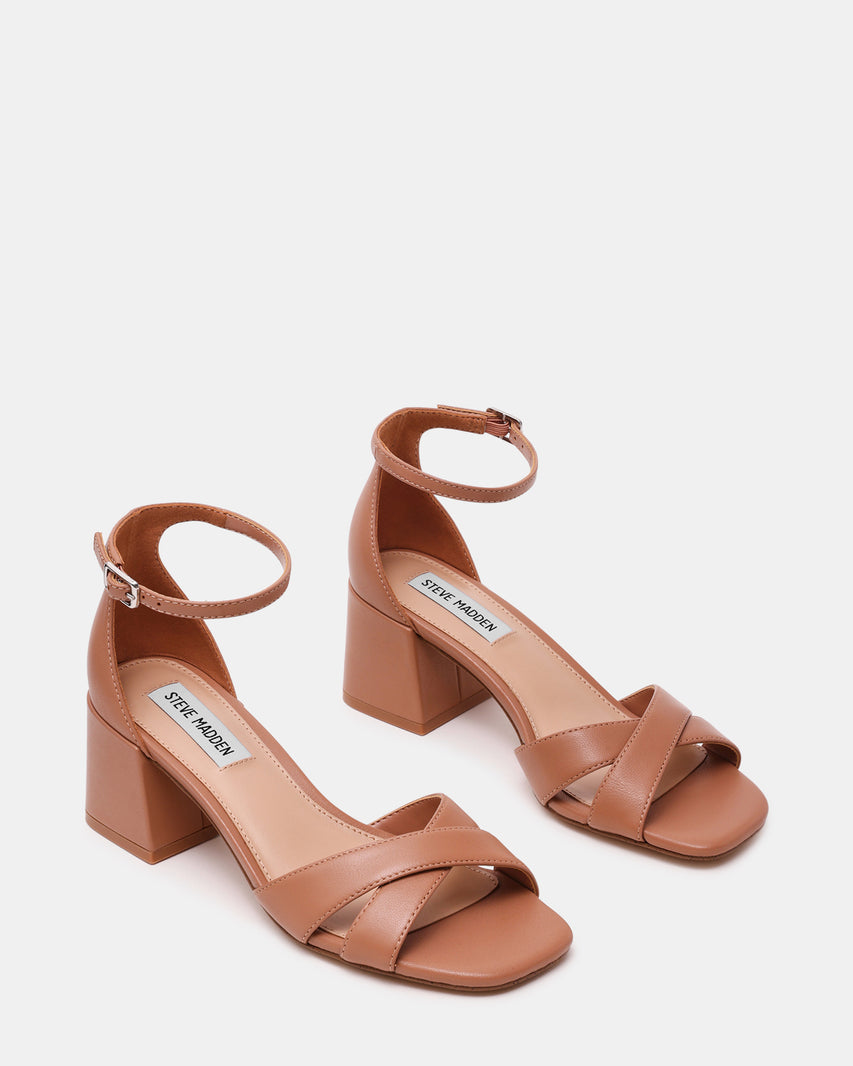 Fergie Sandalo Tan Pelle